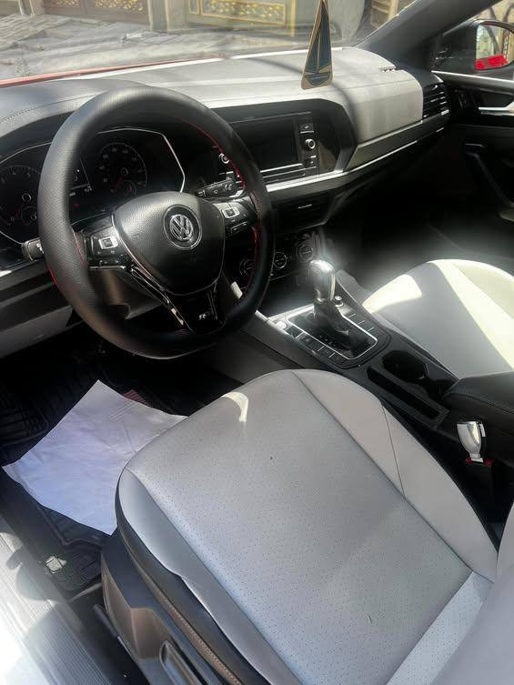 Volkswagen Jetta 2019
سعر بلاشش 145$ بيها مجال🔥
فوول مواصفات  R, Line
بنوراما
بصمة
كراسي جلد،كهرباء،تدفئة 
تحكمات ستيرن
وياله ١٨
ماشية فقط 104الاف
ضرر الصندوق فقط 
ارباك ستيرن و داشبورد اصلي 💯/💯
 رقم اربيل شررط التحويل 
***********
