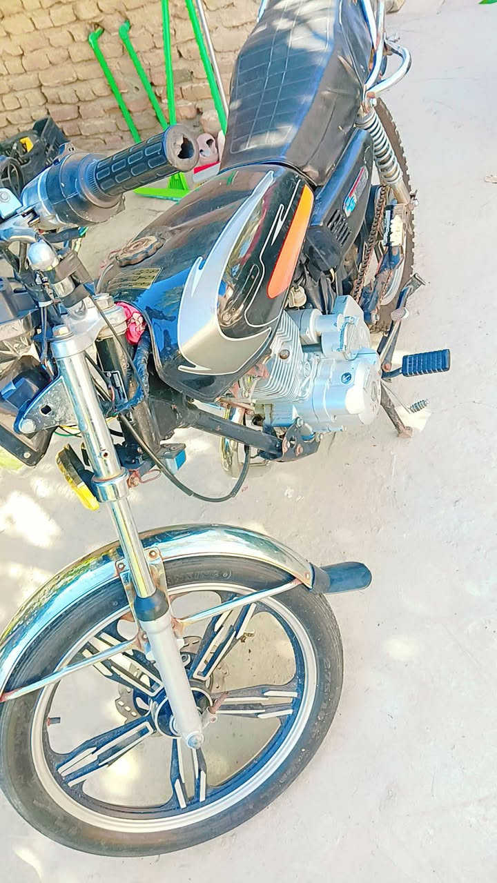 سلام عليكم دراجه سيفان كلك موديل 20 فول نضافه جاهزه تخبل دراجه شلعه معدل سعر 290وبيه مجال مكاني نجف عباسيه ***********
