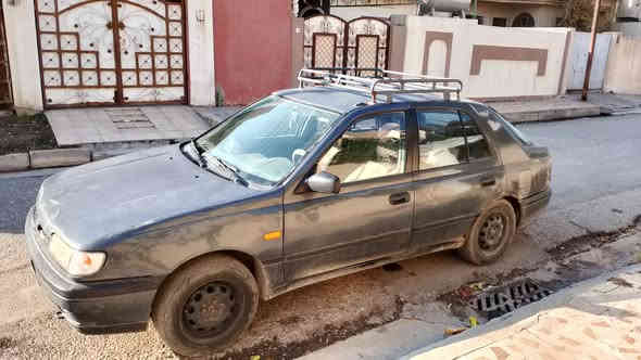 السلام عليكم نيسان صني موديل ٩١فول عادي كابريتا السيارة بسمي انا الشرعي رقم الماني السنوية لي نهاية ٢٨ تسقط بيها معجون بل جاملغ والباب صبغ فقط
السعر ٢٨ وبيها مجال 
***********
