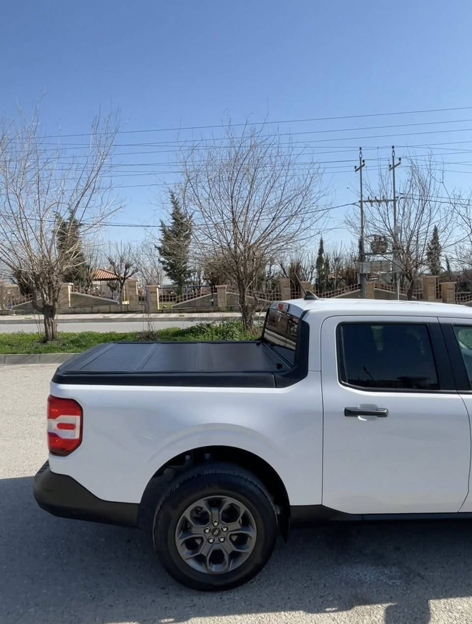 فۆرد مافریک,مۆدیل 2022, مواسەفات  XLT رادار پیشەوە, گیر ماوس   کەپریی سندووق,شاشە گەورە ،مەکینە 2.0L ,بۆیاخ چەمەلەخی لای  سەیاق و بستیک لە بۆنیت بی ناو بی ئیرباگ,38مایل رۆیشتووە ،نرخ 190., شوین رانیە"***********
