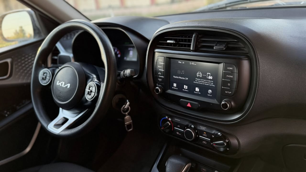 كيا صول مديل 2022  (رقم سياره كربلاء )(حجم مكين 2000دوش كير مكينه كفاله )(سياره جاهزه من كلشي اي نصف مابيه) (حادثه بنين وخشم جاملغ سونار مرفق مع صور باقي كفاله سياره )(موصفات سياره معروفه شاشا كبيره تحكم ستيرن جهتين )(السعر 138 )(رقم التليفون ***********)
