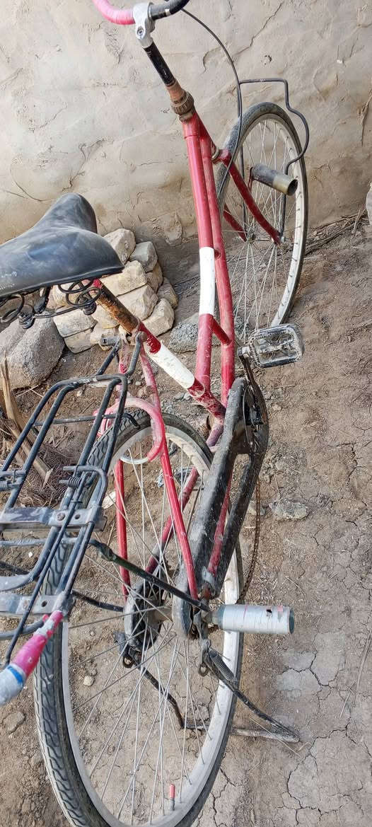 السلام عليكم بايسكل للبيع حجم ٢٦ نقصه بس بيم وچوب خلفي تاير جديد 
للاستفسار او التواصل خاص


**إذا كنت صاحب هذا الإعلان وتريد حذفه لأي سبب، رجاءا أرسل رسالة إلى الدعم الفني**