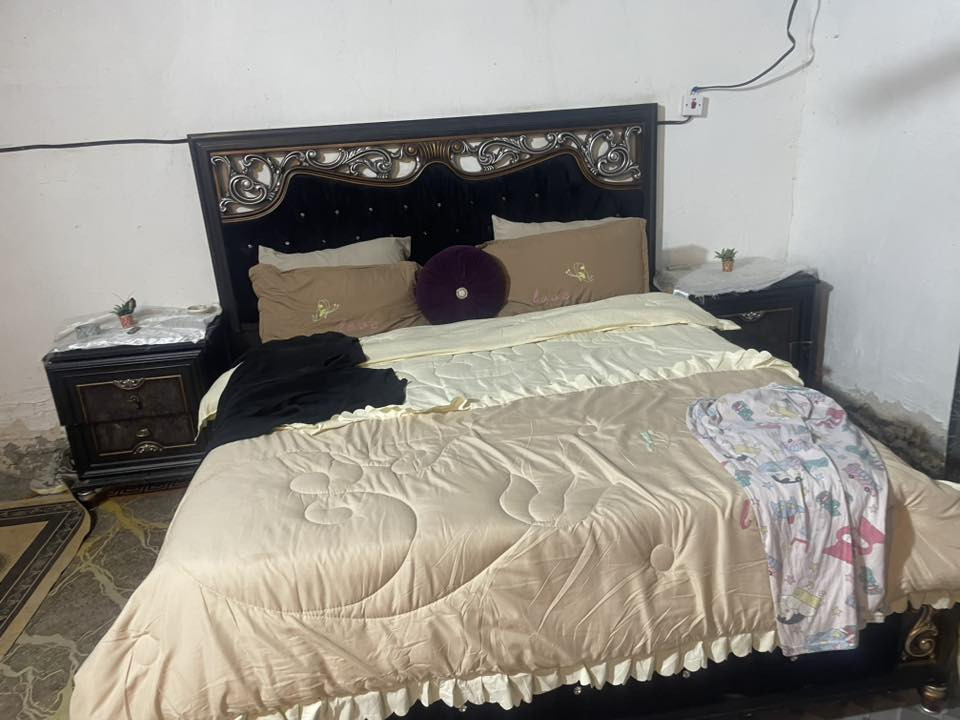 البيع مع دوشك طبي  السعر 350 او بيه مجال ويها طبله تخم تفصال ***********
