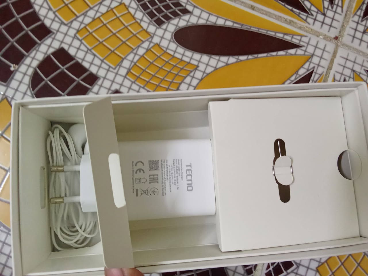 للبيع تيكنو اسبارك 20 برو جهاز حيل نضيف ما مفتوح كبس كامره108mp, ذاكره 256, 120HzفولHd ,سعر 175 او بي مجال لشراي ***********
