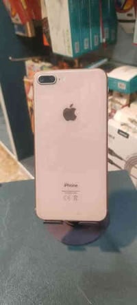 ايفون 8 بلص ذاكره 256 بطارية مبدلة فقط نضيف 07882685855