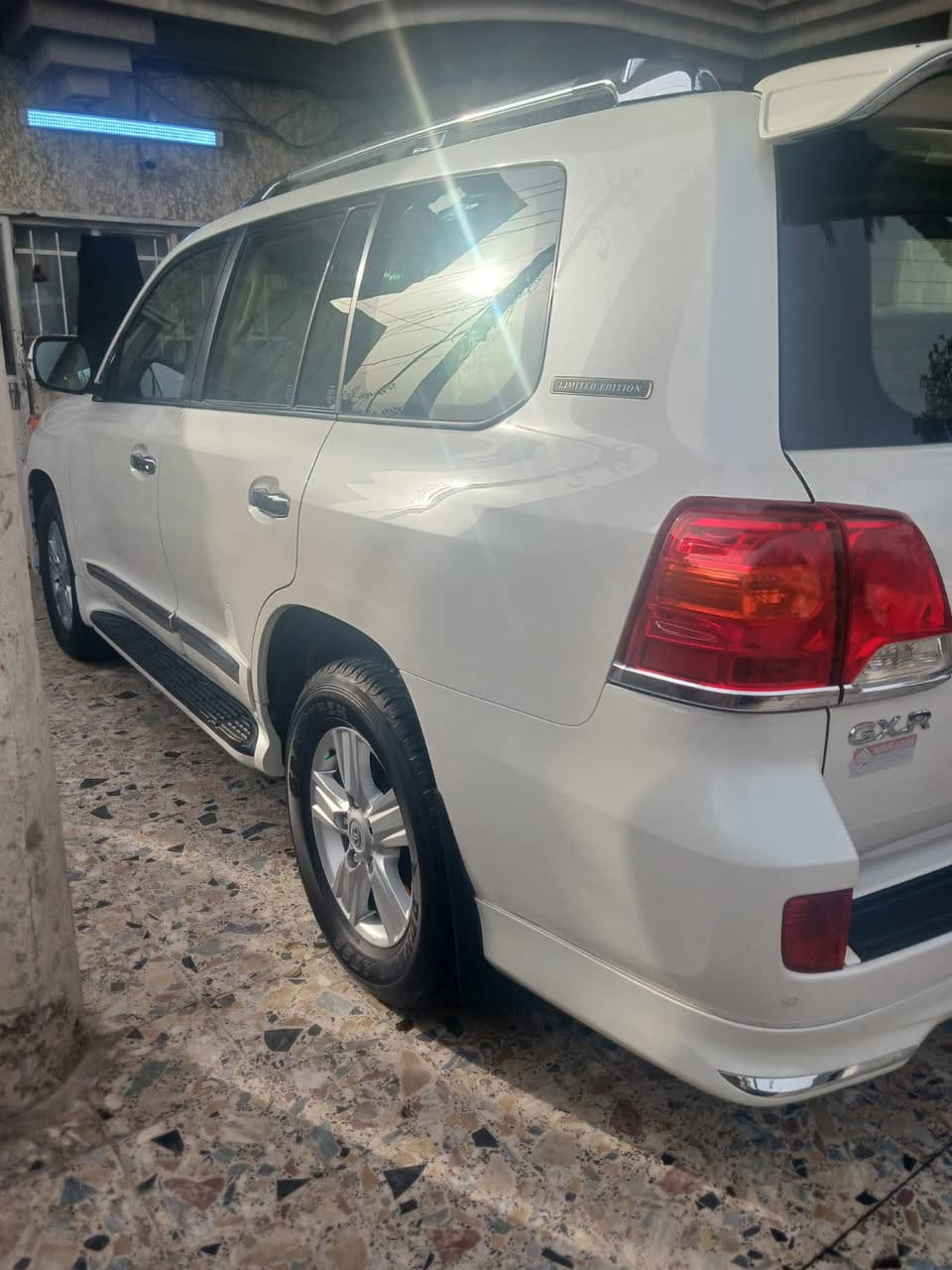 اااا
للبيع لاندكروز 
٢٠١٥ 
فول بريم مكفوله مكاني بغداد 
ماشيه ١٠٠ حقيقي نضيفه جدا كفاله عامه محرك سته سلندر 
بصمه فتحه جلد 
جاهزه من كل شي 
بغداد البلديات ***********
