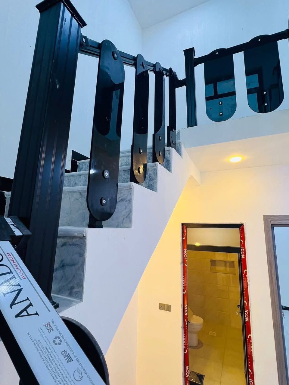 - السَلام ؏ـليڪُم ،
- ⁠- بيت للبيع مساحة100 متر  طابقين
- ⁠الوجه 6 وربع و النزال 16 
- (3 غرف نوم _صحيات عدد 3_ مطبخ  _صالة _استقبال )
بناء حديث ما مسكون
- الموقع : بغداد _ الدورة _ البعيثة  مجمع الحليم  ( يبعد 5 فرع عن الشارع العام ) 
- خدمات كاملة بالمنطقة
- ( كهرباء _ماء_تبليط_مدارس _ سوق)
- ☎️ للأستفسار التواصل  ع الخاص او واتساب 
***********
