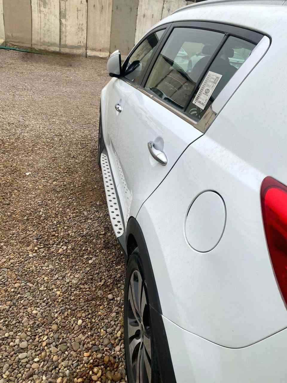 سبورتج موديل 2014
مكينة 2400 
السيارة بحالة ممتازة 
السيارة جاهزة من كلشي
المواصفات :
- بنراما ، بصمة ، اشاير بل مرايات
- المرايات شفط .
- مقاعد جلد ، تخم تاير 
- 4 دسك . دبل شاشة كبيرة وصغيرة 
- السيارة خليجي بيها فقط بنيد ومبدل اصلي  
- سونار موجود ايضا راسلني خاص علواتساب وتدلل 
- سيارة رقمها بغداد 
- السعر 145$ 
- العنوان : بغداد 
- للتواصل : ***********
