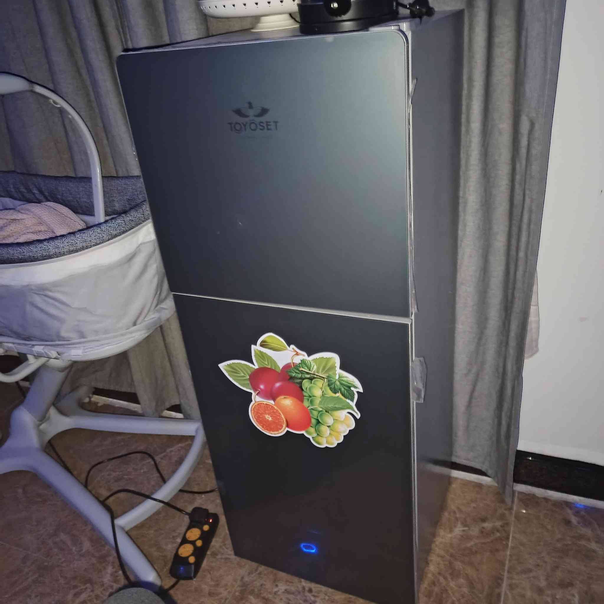 ثلاجه جديده  اريده150$ ***********
