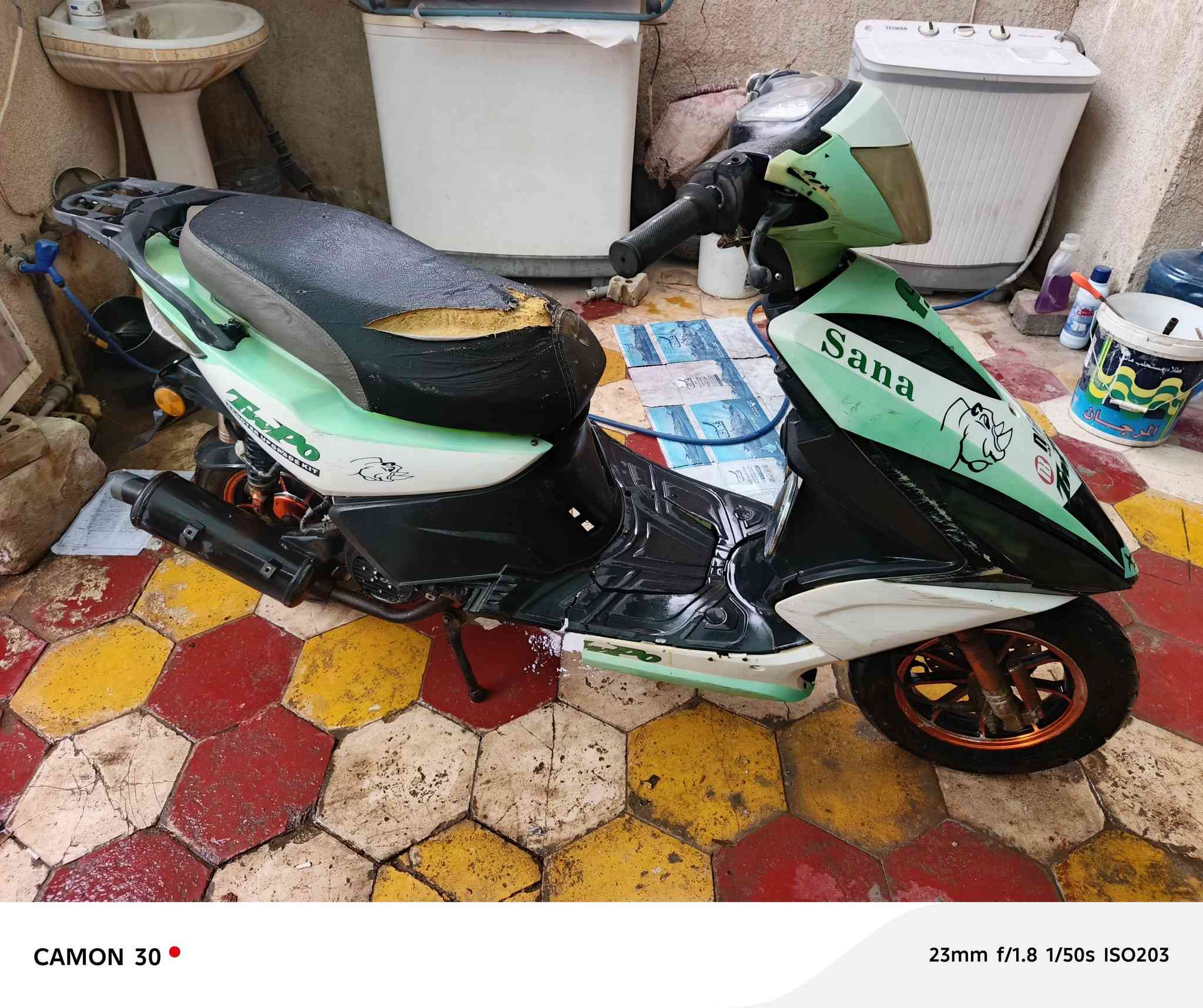 سلام عليكم دراجة ماكس للبيع السعر ٢٠٠ اوبي مجال سلف شغال بس الهندر عاطل والمحرك بي بخار بس ما ينقص غير متواجد عل فيس رقمي ***********
