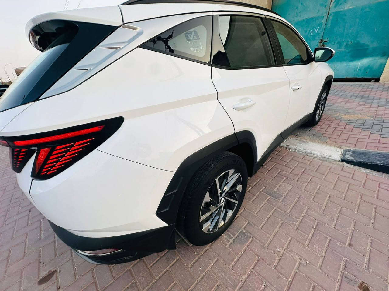 هونداي توسان خليجي 
موديل 2023
رقم أربيل انكليزي تحويل وكاله 
مكفوله السياره كفاله عامه 
فول عده البانوراما 
بصمه تشغيل 
بصمه ابواب عدد2
تشغيل عن بعد 
شاشه كبيره 
كامره دوار
حساس خلفي امامي
تبريد خلفي 
تحكمات جهتين
بعد بيه هواي مواصفات 
السعر 212
***********
***********
