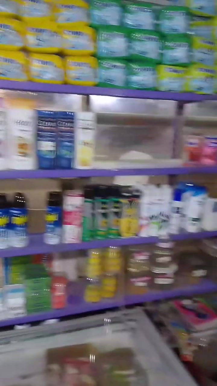السلام وعليكم غراض غذائيه مع برادات مع مجمدات مع رفوف شلع قلق ابيع الشري يتصل ***********
