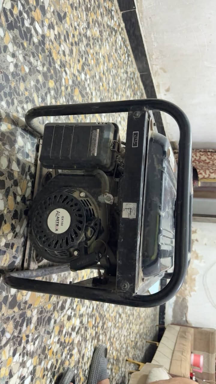 السلام عليكم عندي مولده للبيع نوع السترا 2.5kv
10 امبيرات سعرها400 وبيها مجال وما مستخدمه للتواصل وتساب ***********
