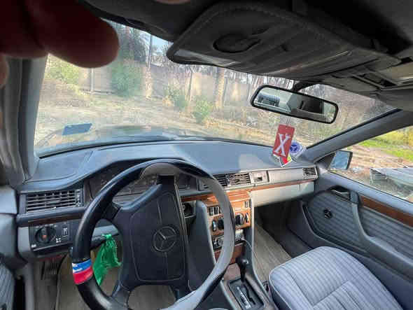 ماردسدس دب اسود موديل 89 مكانه بابل محور بطه vvt
سنويه ل 26 شهر 7 
تحويل مباشر سياره كامله مابيها نواقص فقط غاز التبريد 
سعر 66 وبيها مجال رقم موبايل ***********
