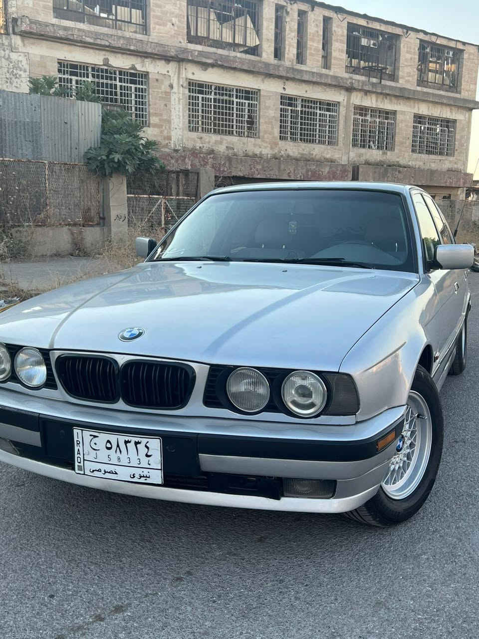 بي ام 525i اصل للبيع
موديل ١٩٩١

گير اوتو 

لون سلفر

تبريد ثلج

تدفئه

شاشه + كامره خلفيه

طخم تاير جديد

ويل نحله جديد اصلي 

طخم امامي و خلفي جديد

محرك ٦ كبس شرط 

گير شرط

كشنات جلد + غرفتها جديده

بيها مضخم صوت 

رقم نينوى

السياره بدون طخه

مصبوغه عام جماليه

سعرها 70 و بيها مجال
***********
***********
