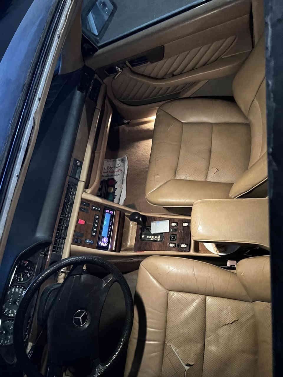 السلام عليكم مارسدس ٣٠٠ مديل ٨٨ للبيع كير مكينه جديد حداديه كله جديد داخل جديد السياره خير من الله تراي وين ميعجب السعر ٦٥ وبيهه مجال حك الجيه ***********
