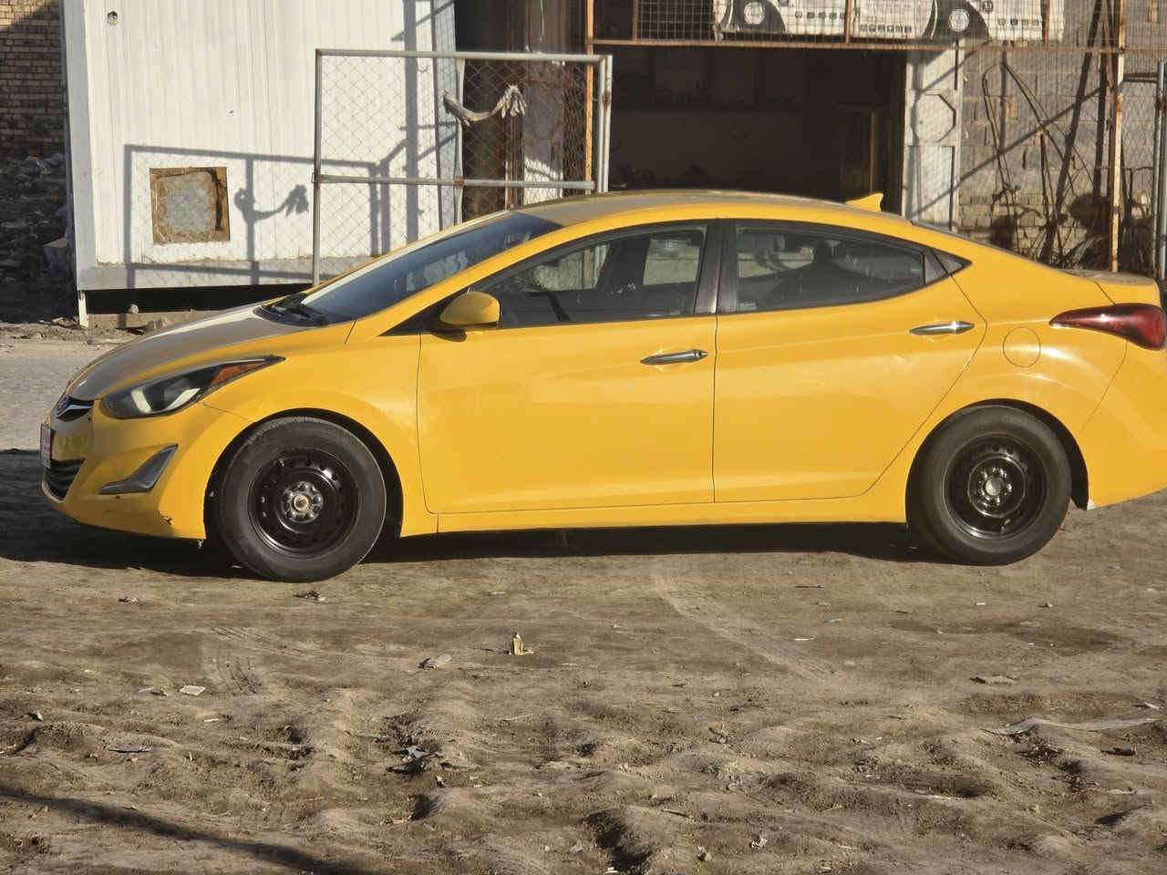 النترا 2014
وارد امريكي 
حادثها جاملغ وبنيد 
بدون دواخل
شاصي ولغد سليمات
مكينه 1800 دوش
كير ومكينه كفاله
مصفره هيئه وغرامات
مالكها موجود

للاستفسار ***********
