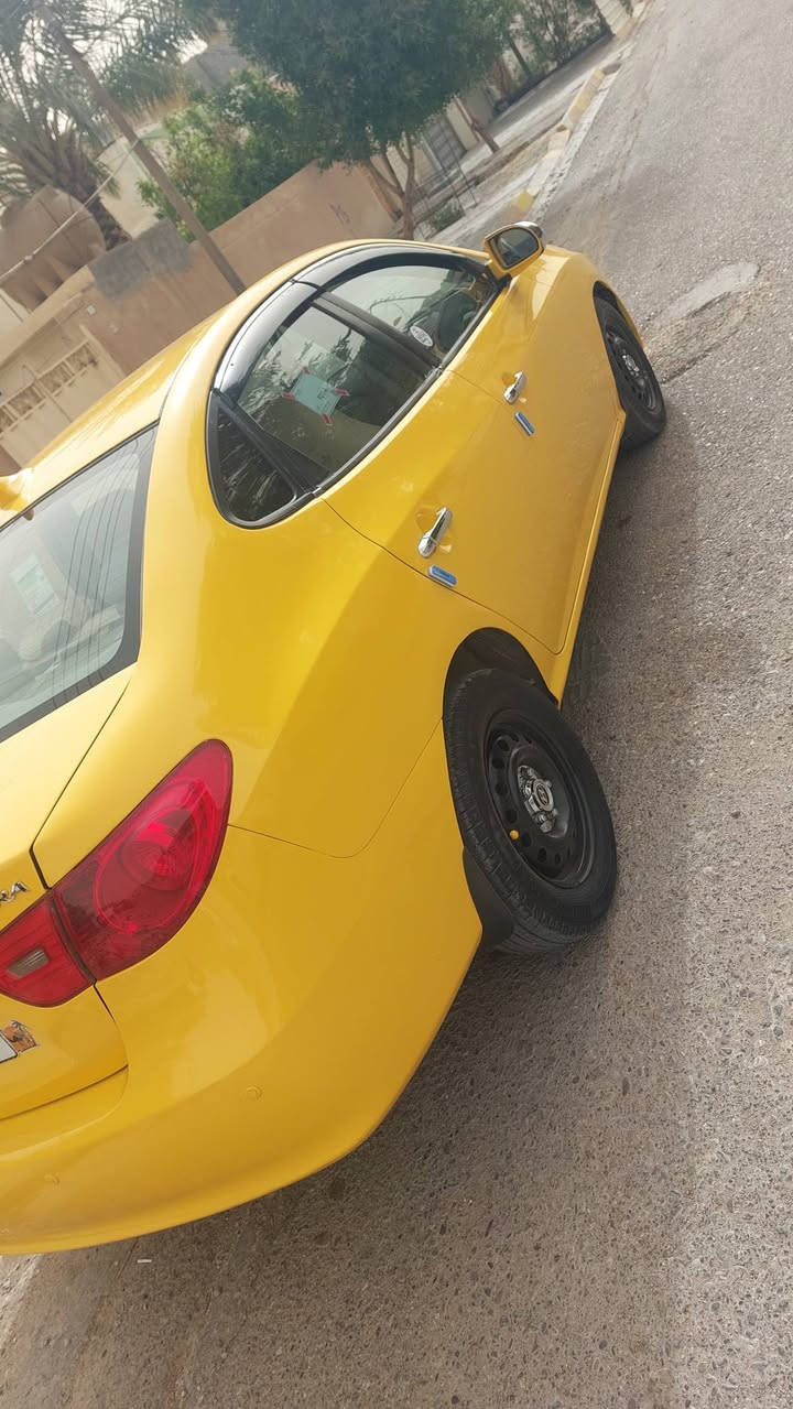 سلام عليكم الانترا للبيع مديل 2010 سياره جديده ليبل واحد كير ومحرك مكفولات رقم بغداد جديد  الي يدور نضيف سعر 100 بشدة وبيها مجال لشراي العنوان بلدروز ***********
