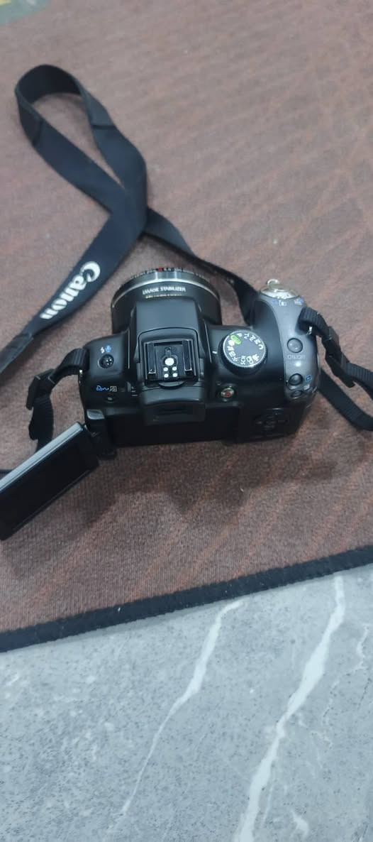 السلام عليكم كاميرا نوع كانون نضيفه رايدهه 125الف وبيها مجال مكاني الجزيرة *********** واتساب
