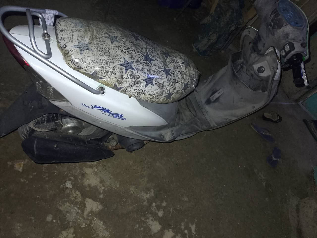 سلام عليكم ماكس منغولي دراجه خير من الله سلف هندر شغال كهربايات شغاله ما بيه نقص عده كلوبات شاير بس رائيده 550بيه مجال مكاني بغداد مدينه صدر منطقه حميديه رقمي ***********
