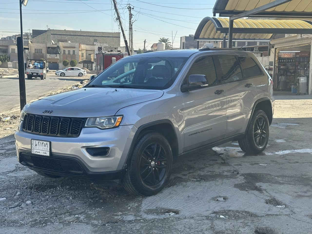 السلام عليكم عندي جيب 2018 للبيع رقم بغداد باسمي تحويل ثاني يوم 
سياره لتمدد فول مواصفات 
فتحه 
جلد 
شاشه 
رادارات 
جنطة كهرباء 
كشنات تدفئه تبريد 
سياره حلوه وبدون نقص 
تخم تاير جديد تبريد ثلج 
حادث السياره خلفي وصبغ بيها صندوك وجاملغ خلفي وبوب 
خلفيات ثنينهن وجاملغ الامامي والبنيد رش توحيد لون 
مكينه مفتوحه القبغ الفوك يم محمد غزاله مبدل راجز وبطاله
السياره مابيها كل نقص مكانها بغداد البلديات حي التجار 
وهذا رقمي *********** 
عارضها ب١٩٢ وبيها مجال
