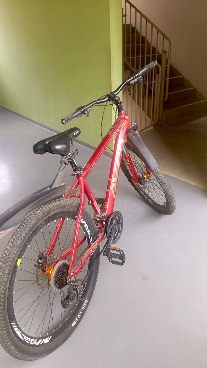 بايسكل جبلي ماركه AVYA للبيع
مواصفات البايسكل
حجم البايسكل 26 من ماركه AVYA
البريكات دسك خلفي و امامي 
دبل امامي مزدوج دهن 
قفل و فتح الدبل 
السرعات خلفي 8 سرعات 
والأمامي 3 سرعات
البريكات ماركه LMXT
الكير ماركه micro new
امانه الله ورسوله دراجه خرافيه وسريعه
استعمال اقل من شهر
مكاني بغداد مجمع بسماية A2
للاستفسار 
***********
