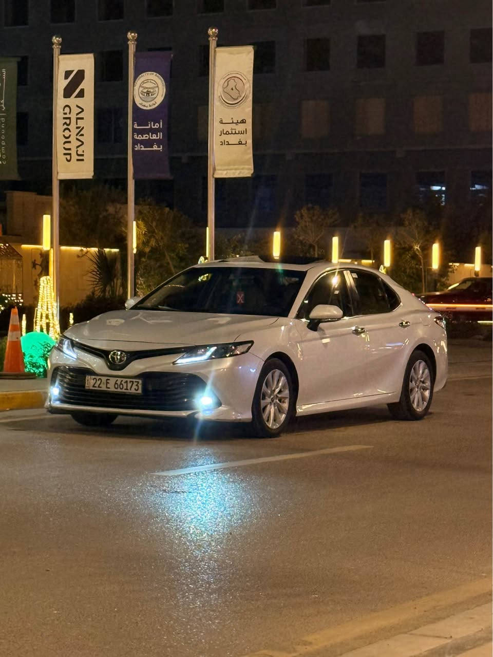 السلام عليكم 
كامري خليجي وكاله جيهان 
موديل 2020 مكفوله من الصبغ 
ماشيه٨٦ الف 
سلايد 
بصمه 
شاشه جبيره 
كشنات كهرباء 
حساسات امامي خلفي 
برده خلفيه كهرباء 
مري كهرباء وشفط 
علامات كامري ضوئيه بلاديه 
السياره مكفوله من الصبغ بيها بارد اصبعين بالصندوك
وبيها بارد باب الايمن 
رقم اربيل تحويل مباشر 
السعر 215 وبيها مجال 
مكانها بغداد اليرموك 
*********** بغداد, العراق
