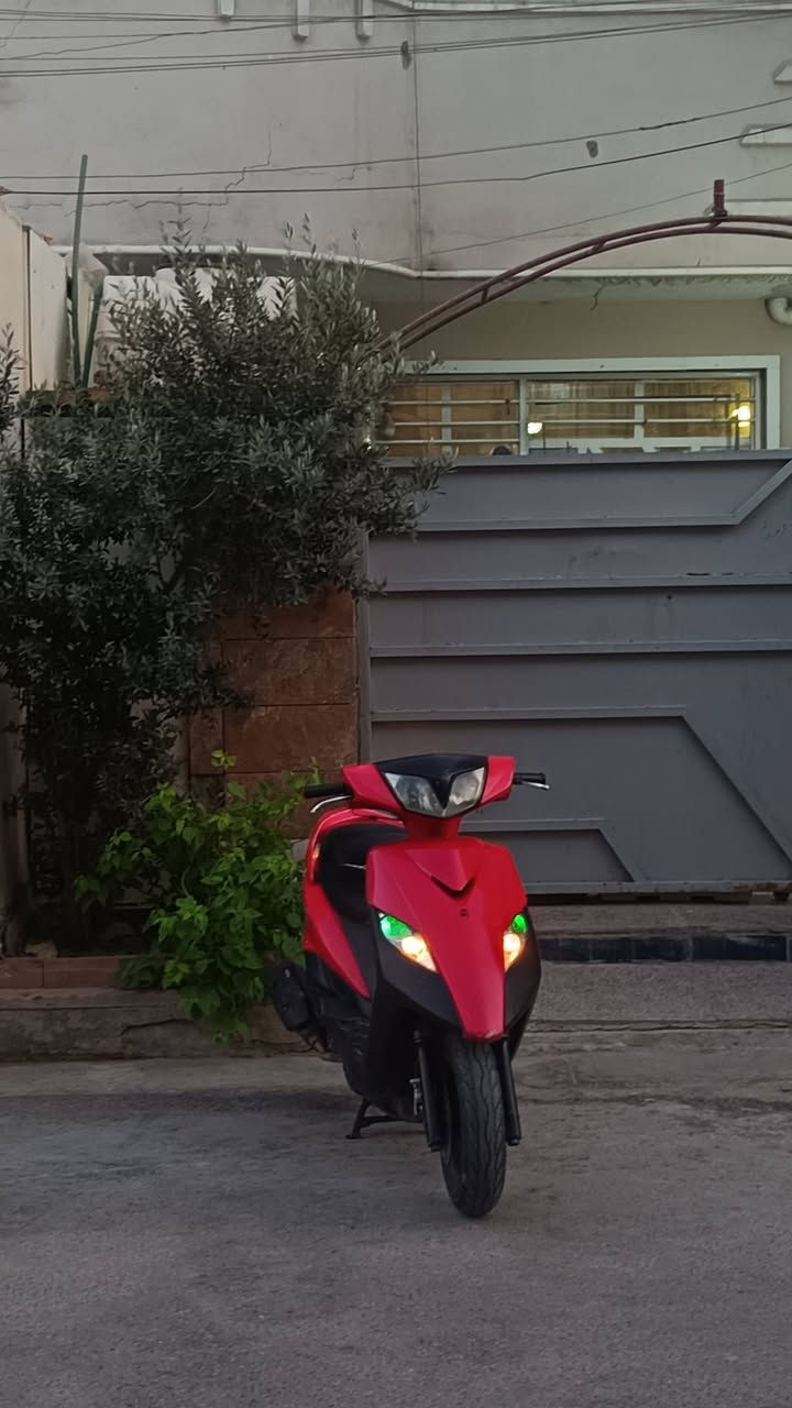 سلام عليكم شباب دراجه ثعلب سعر650وبيه مجال
مكينه بلادي
تايرات جديده
بريكات شغال
كهربايات شغاله
لون احمر
نضافه100٪90
مكان بغداد تقاطع درويش كفاءات السيديه شارع كنانه رقم***********وتساب
