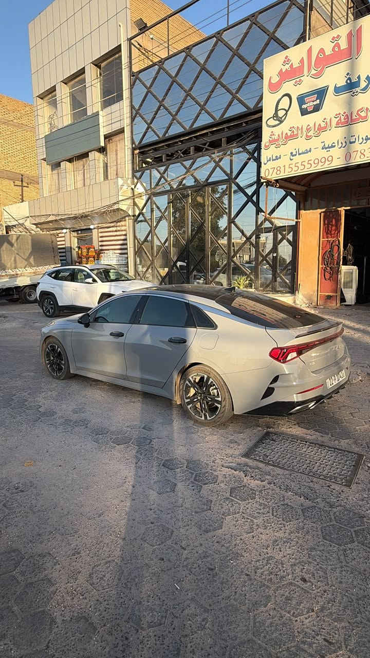 السلام عليكم 
K5 GT lien
حادث جانبي فقط البجم كبس بلادي 
لون اسمنتي ولون الغرفه احمر
فول مواصفات اعلى فئه رادارات اماميه خلفيه جانبيه
ماشية 43 الف ميل 
مكان نجف
السعر 179 وبيها مجال 
***********
