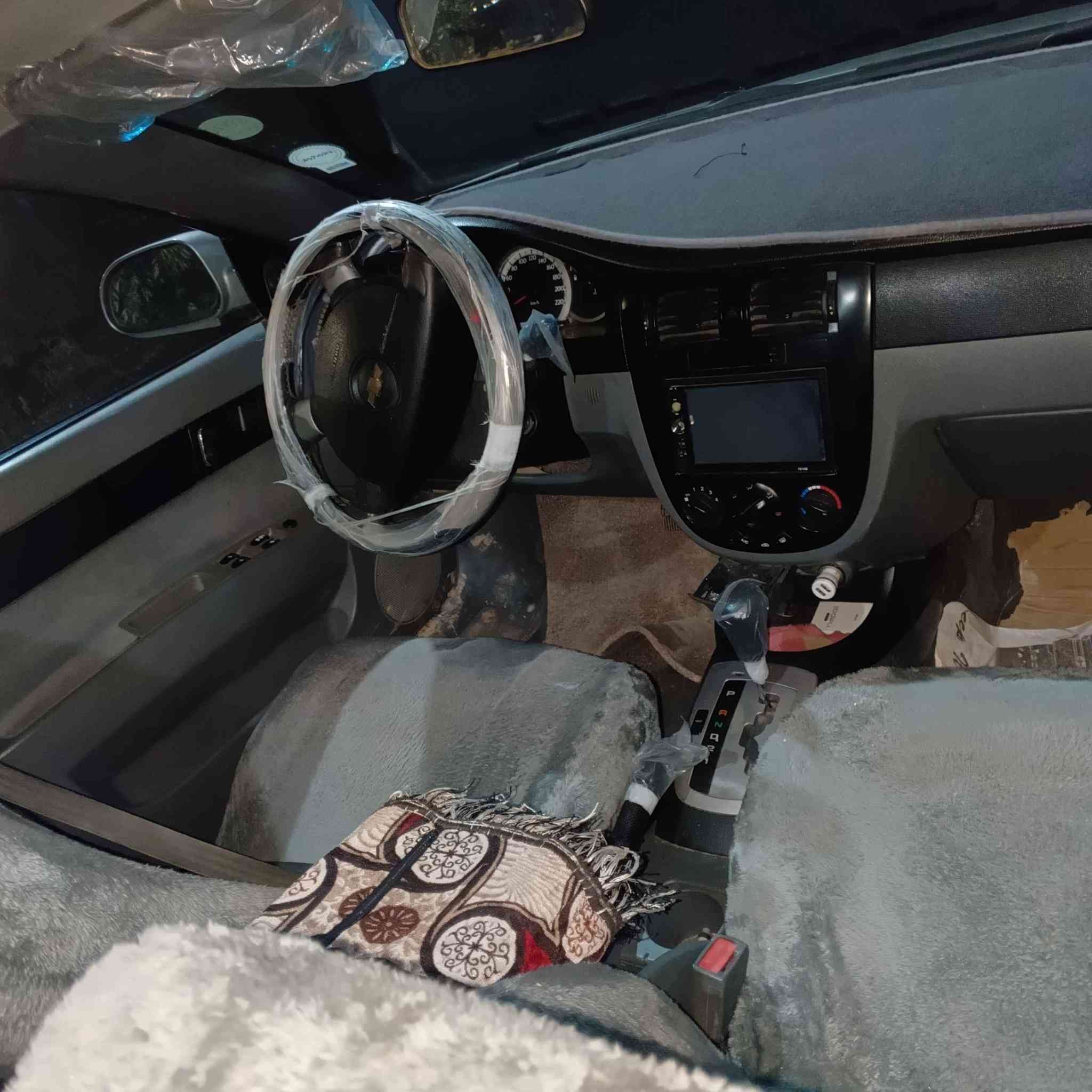 اوبترا للبيع موديل 2009 كير اوتماتيك سياره جاهزه بيها صبغ جمارلغات امامي 2 موجود سونار وبالباب هم صبغ بدون دواخل مكاني كركوك للاستفسار *********** كركوك, العراق
