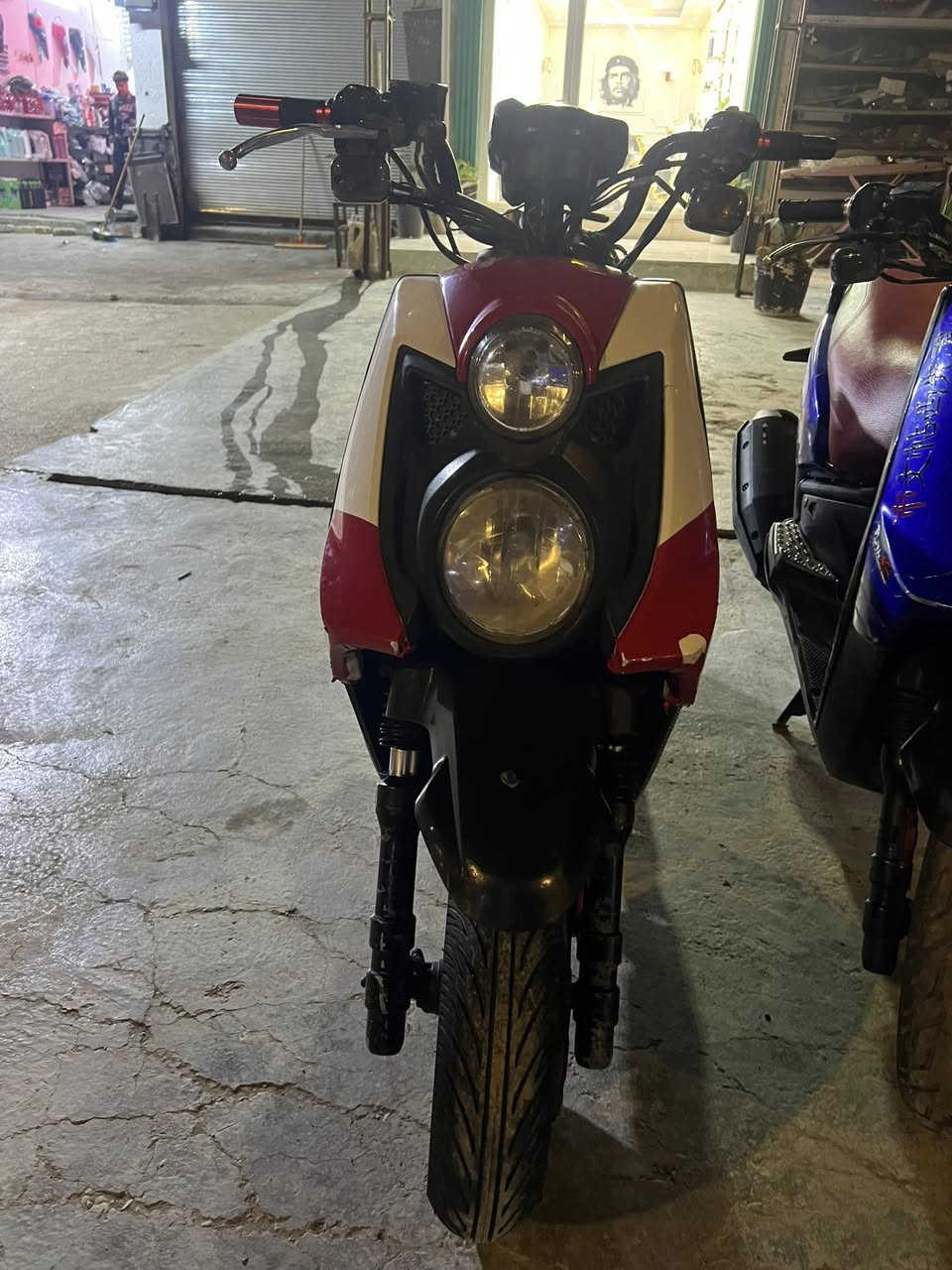 معرض المهندس لبيع الدراجات النارية والأدوات الاحتياطية
