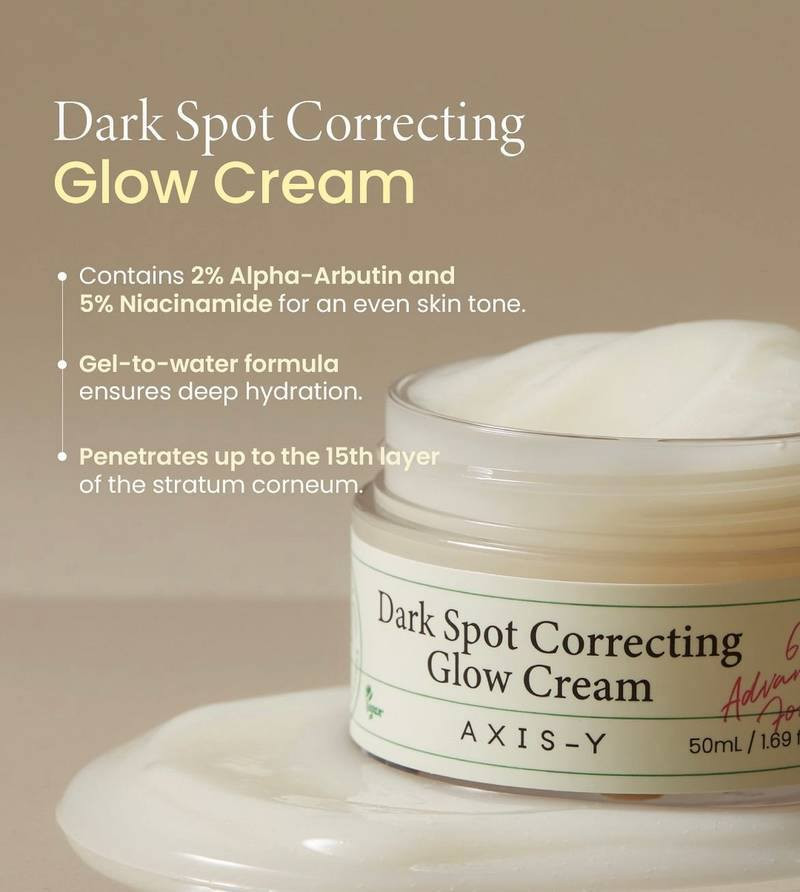 كريم "Dark Spot Correcting Glow Cream" من ماركة AXIS-Y الكورية.🇰🇷 

يُعد هذا الكريم مرطبًا مصممًا خصيصًا لعلاج البقع الداكنة وتوحيد لون البشرة. 

تتميز تركيبته بقوام خفيف يشبه الجل أو الماء، مما يجعله سريع الامتصاص ولا يترك شعورًا باللزوجة. 

المكونات الرئيسية فيه تشمل النياسيناميد (5%)، والألفا أربوتين (2%)، وفيتامين C، التي تعمل على تفتيح البشرة وتقليل التصبغات. 

يمكن استخدامه كخطوة أخيرة في روتين العناية بالبشرة، صباحًا ومساءً، وهو مناسب لجميع أنواع البشرة. 

يساعد على تعزيز حاجز البشرة، ويمنحها ترطيبًا عميقًا وإشراقة طبيعية.


**إذا كنت صاحب هذا الإعلان وتريد حذفه لأي سبب، رجاءا أرسل رسالة إلى الدعم الفني**