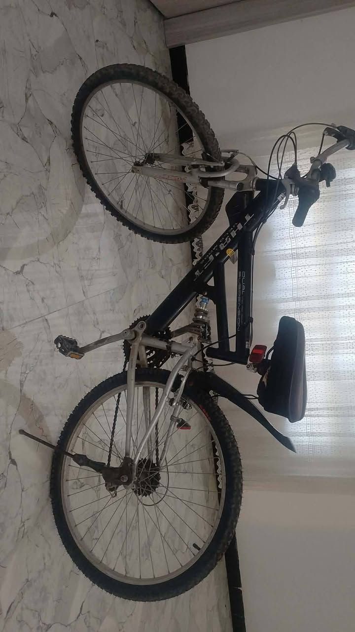 بايسكل🚲 جبلي 3 دبلات تايات🛞 ما ماشيه حجم 26 السعر في الخاص......


**إذا كنت صاحب هذا الإعلان وتريد حذفه لأي سبب، رجاءا أرسل رسالة إلى الدعم الفني**