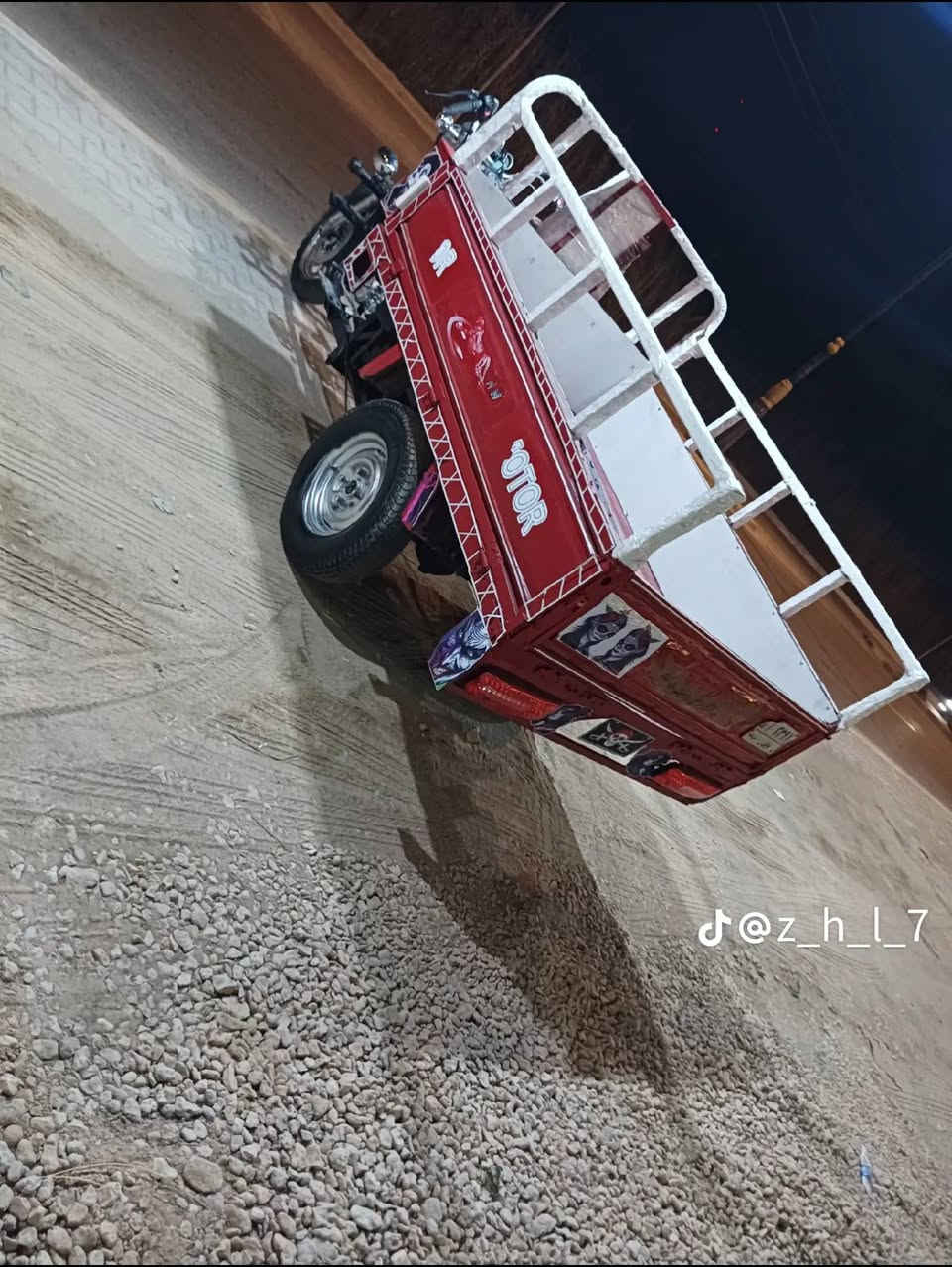 السلام عليكم شباب ستوته امتيار رقم وسنويه اصولي موديل 2011مكينه 25 شرط الجديدة كهربايات كله شغال نكره سلف تخم تاير جديد شاصي شرط الكفاله السعر مليون وبيه مجال للشراي مستعجل على البيعه هذا رقمي ***********
