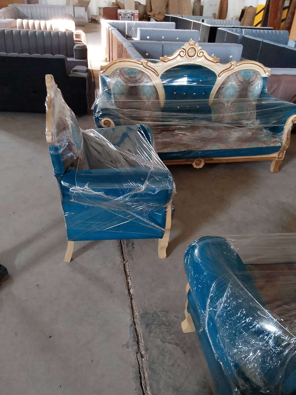 تخم البيع الشراي ينتصل ***********
المكان هبهب السعر 250
