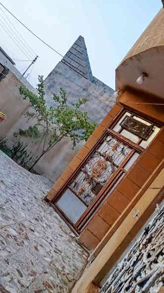 سلام عليكم 
بيت للبيع في ابو الخصيب حمدان وقف سني مساحة 240 يحتوي على غرفتين وصاله وموزع ومطبخ وديوانيه وطارمه وصحيات داخلي وخارجي السعر 65 وبي مجال 
للاستفسار ***********
***********
