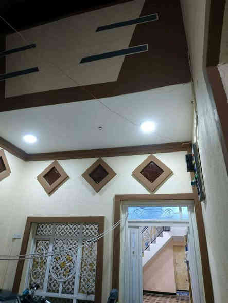 بيت في حي الشهداء شارع النص على ايدك اليمنى أول بيت مساحته 123 كونكريت السعر 180بي مجال الإستفسار الاتصال على الرقم  ***********
