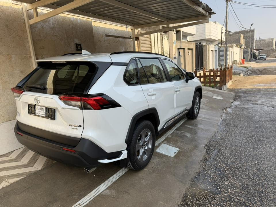 السلام عليكم راف فور ساز   للبيع
موديل 2025

ضمان 8 سنوات 

مصرفية وكالة عامة بأسمي 

ماشية 4500

زيروا كفالة عامة

كامل مواصفات (فور ويل -بصمة -تشغيل بعد -سلايد-حساسات)

بانزين فقط 

مرقم بغداد كامل 

السعر 238

للاستفسار اكثر الاتصال على الرقم

***********
