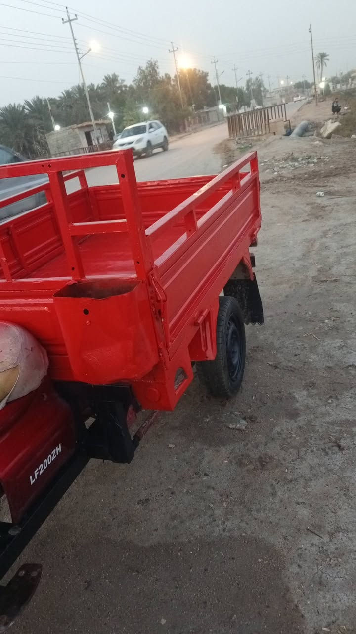 سلام عليكم فرس للبيع اوراق موديل 2014  نقص بيها ورقة الوكيل ستوته جاهزه من الطول للطول مابيها اي نقص حداديه تايرات شاصي مكفول بدي نضيف كهربائيات كلها شغاله مكينه نضيفه وناعمة اترايك وين مايعجبك   السعر مليون و100 وبيها مجال حك الجيه مكاني ابو الخصيب 

***********
