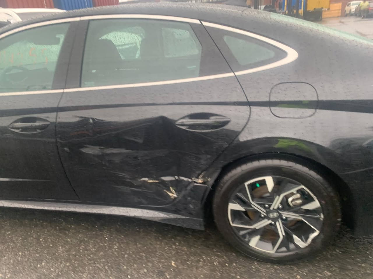 السلام عليكم سوناتا موديل ٢٥ ماشيه 3الف ميل حادث بيه قطعتين صبغ جاملغ خلفي وباب خلف السايق بدون ارباك السياره دخلو جديدة شهداء مرقم بغداد السياره بس نقصه صبغ فقط بيع مستعجل الى غرض الحاجه نص فول تدفته كشن السايق كهربائي سياق ذاتيه مثبت سرعه رادارات السعر 165وبيها مجال بصيط الشراي يتصل ***********
