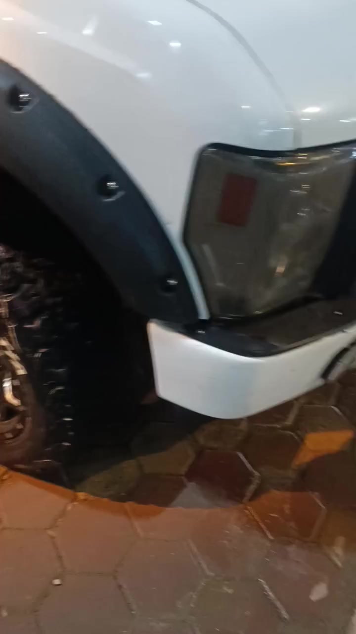 بسم لله الرحمن الرحيم
بيع مستعجل ترهم مراوس باأقل
 فورد بتره F250  موديل٢٠٠٩ محدث13
كير جديد حاويه وارد ياباني
محرك البلاد ٦.٨L
صدر  كله  جديد 
كلج جديد
منظومة بانزين جديد
منظومة زنون ابيض واصفر
داخل جديد جلد٢٠١٣
ضفيره لازلغ ولاتجطيل وضع شركه 
السياره ممتعوبه مال جناي 
باب طويل بدي قصير المرغوب 
التعديل .... 
نفخات الاصليه 
دوسات استيل
ويل كب الامريكي الاصلي مع تخم تاير جبلي
كامره خلفيه ٣٦٠ درجه 
شاشه ايباد
بصمه سنتر لك 
كلها شغاله بلاديه بدون حادث ولا صبغ 
رقم اربيل بسمي هزه وبراد وسنويه قبل شهر مكان بغداد 
كلها با١٢٠$  فقط وبي مجال للشراي
تفاصيل أكثر واتس اب
***********
