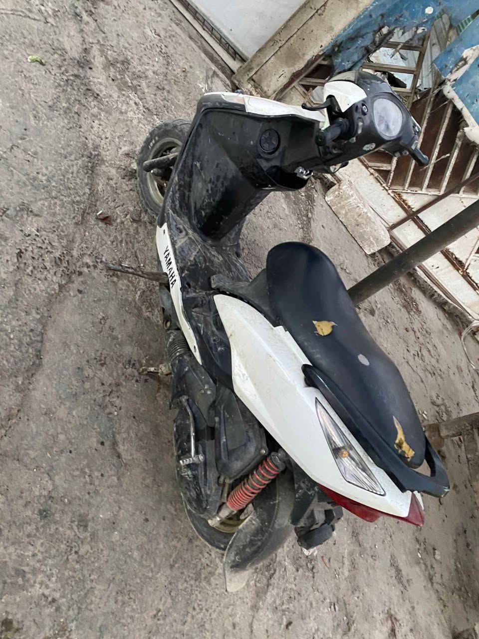 السلام عليكم عندي دراجه للبيع ثعلب 140  دراجه نضيفه وحلوه السعر 500 وبيها مجال مكاني بغداد الغزاليه الرقم ***********
