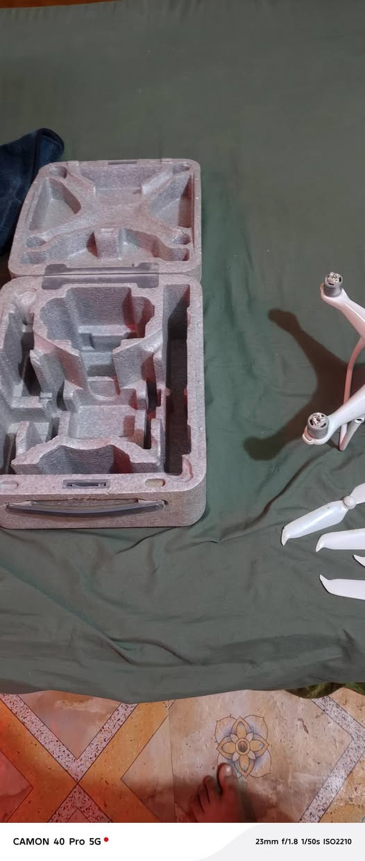 سلام البيع متاح فانتوم فور برو بلاس 
معاها 1 بطاريات 
مخرج Hd  بس بطاريه تعبانه دروك جديد علا وضع شركه
تسجيل لحد  أو مراوس مراوس ترهم  بشاوم fimi x8 tele max


**إذا كنت صاحب هذا الإعلان وتريد حذفه لأي سبب، رجاءا أرسل رسالة إلى الدعم الفني**