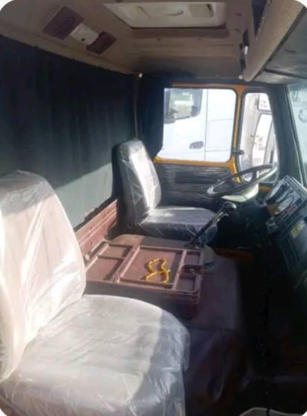 سلام عليكم 
البي 82 راس تريله اصل 
رقم نكليزي نينوى 
سنويه فلات 
مجموعه جي اف 
مكينه 28 
كير 160 
شاصي مكفول 
السعر 270 وبيه مجال بسيط 
عنوان : نجف / طريق كربلاء نجف عمود 200
الرقم : ***********
