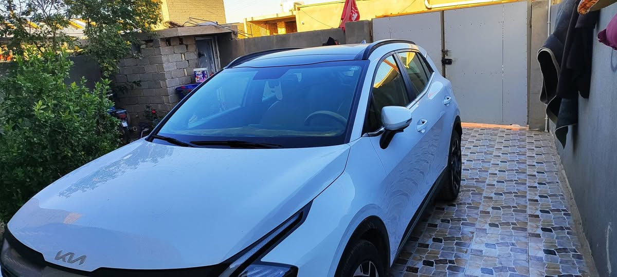 سبورتج 22 فول مواصفات رقم اربيل بأسمي مكفولة من الصبغ والبارد فقط شخط في الباب خلف السائق ماشية 100الف قابل للزيادة تشغيل بصمه وعن بعد مري شفط واشاير بالمري شاشه كار بلي مع بانوراما سقف وباقي المواصفات المعروفه 
مكاني واسط رقم الهاتف *********** 
معروضه 215$
