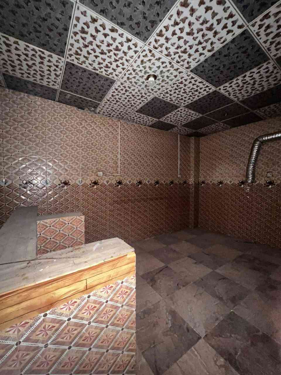 سلام عليكم شقق عدد ثنين للايجار مساحة الشقه الوحده 100 متر كل وحده تحتوي على غرفتين وصاله ومطبخ وصحيات مكشوفه مطبخ شرقي خط مولده خط انترنيت سطح العنوان حي الوفاء شارع 60 مقابل الدفاع المدني سعر الايجار 300 دفع مقدمه مال 4 اشهر لكدام وادور كل شهر بشهره


**إذا كنت صاحب هذا الإعلان وتريد حذفه لأي سبب، رجاءا أرسل رسالة إلى الدعم الفني**
