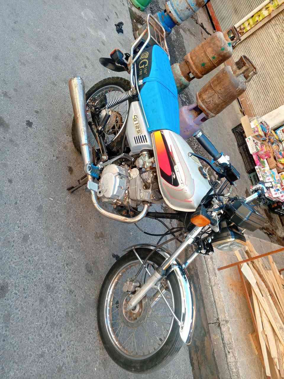 ماطور نضيف من التايه لتايه قفل 250مكينه ناعه  واير منيه شغاله


**إذا كنت صاحب هذا الإعلان وتريد حذفه لأي سبب، رجاءا أرسل رسالة إلى الدعم الفني**