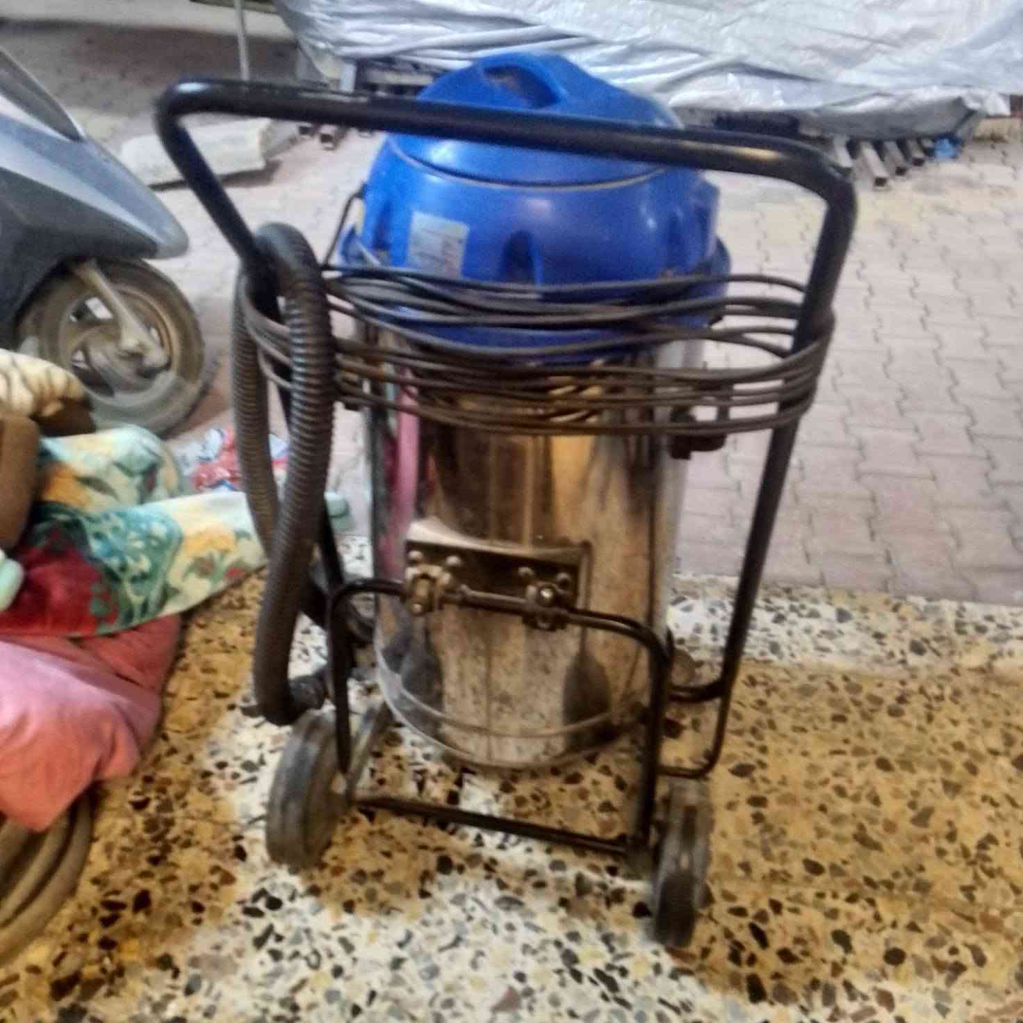 السلام عليكم شافطه اختي الجديده استعمال قليل العنوان البلديات شارع الكهرباء سعر خاص ***********
