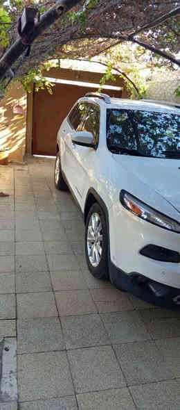 السلام عليكم من رخصت الادمن سياره جيب بزون موصفات حساسات بصمه كشن جلد كهرباء تشغيل عن بعد بصمت ابواب  ماشيه 15الف سياره حادثها جاملق بمريكا سعر 120وبيها مجال ‭0781 966 7389‬
