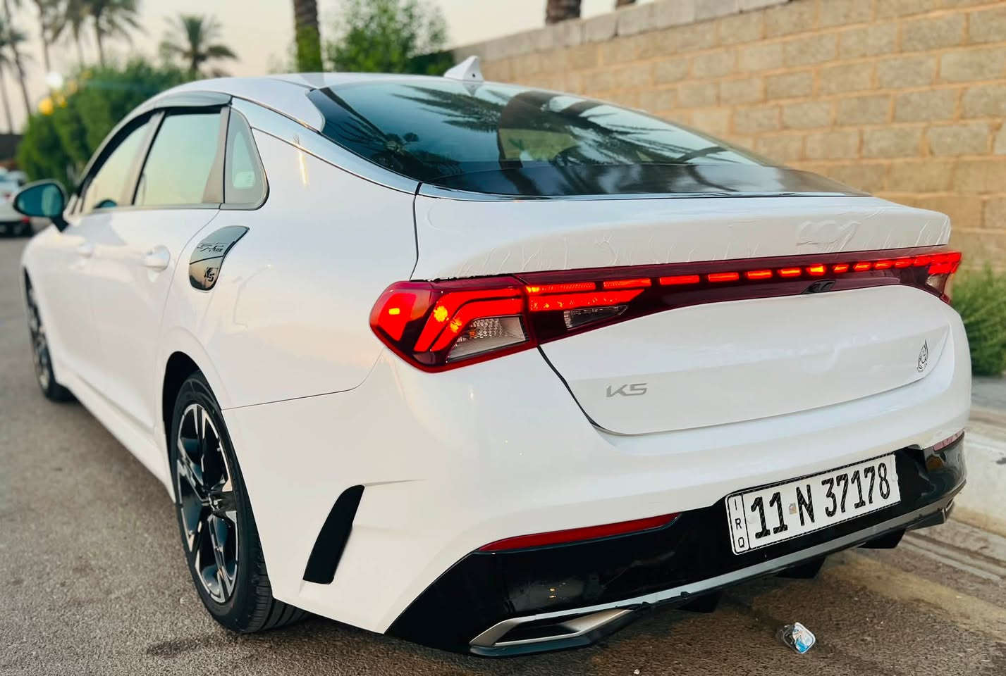 ‎🚘 للبيع Kia K5.   موديل.  2023
‎📍  رقم بغداد. باسمي تحويل ثاني يوم
‎📍 المكان: بغداد – حي الجهاد
‎✅ بدون حادث‎✅ 
بدون إيرباك فقط تقرير تسير وتعمل شرط اذا فيوز مبدل خسارلك الي تريده صور امريكا نزلتهن بل منشور

‎🎨 اللون: أبيض
‎🔥 محرك 1600 تيربو
‎جاهزه السياره من كل النواحي ومابيها نقص 
‎🌟 المواصفات
‎•
‎• ستيرن تدفئة
‎• تشغيل عن بعد
‎• بصمة + هاند بريك بصمة
‎• قيادة ذاتية على الخطوط السريعة
‎• مثبت سرعة /ماشيه. 54. الف مايل
• AUTO HOLD
‎• أوتو بريك
‎• كير أوتو + عادي

‎🛡️ أنظمة الأمان:
• ABS
‎• مانع انزلاق
‎• حساسات إطارات
‎• رادار أمامي وجانبي
‎• مراقبة النقطة العمياء
‎• رادار الخطوط البيضاء
‎• توقف ذاتي عند الرجوع

‎💡 الإضافات:
‎• لايتات 4 عدسات
• LED + زينون
‎• بك لايت LED
‎• مصابيح ضباب LED
‎• كامرة دوارة
‎• شاشة + شاشة أعطال
‎• نظام ملاحة (خريطة)
• Apple CarPlay / Android Auto لاسلكي
‎• بلوتوث + AUX + USB
‎• فول تحكم ستيرن
‎• أشاير بالمرايا

‎• أنظمة قيادة: Eco / Sport / Smart / Normal

بيها مكانين بارد فقط بدون صبغ كفاله
اخوان السوگ كلشي بي وبلتوفيق للجميع
رقم بغداد وهزه جديد باسمي تحويل ثاني يوم

‎💰 السعر:  172. $ دولار وبيها مجال  

‎📞 للاستفسار:***********
‎✅ متوفر واتساب
